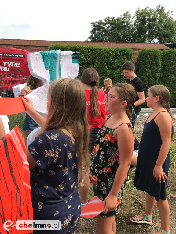 Przygotowania do wystawy i warsztatów podczas 9 Hills