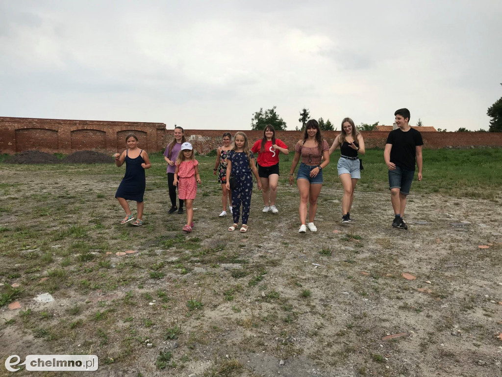 Przygotowania do wystawy i warsztatów podczas 9 Hills