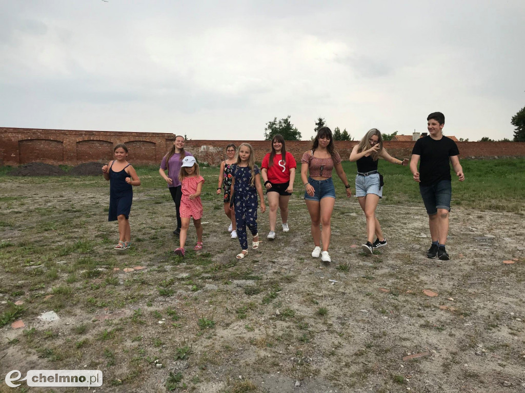 Przygotowania do wystawy i warsztatów podczas 9 Hills