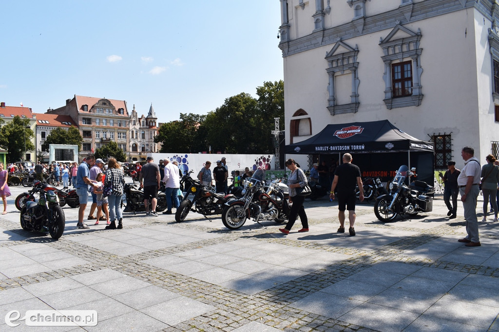 Szaleństwo motoryzacyjne na chełmińskim Rynku
