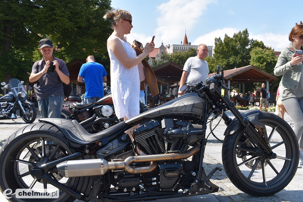 Szaleństwo motoryzacyjne na chełmińskim Rynku