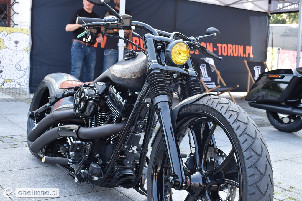 Szaleństwo motoryzacyjne na chełmińskim Rynku