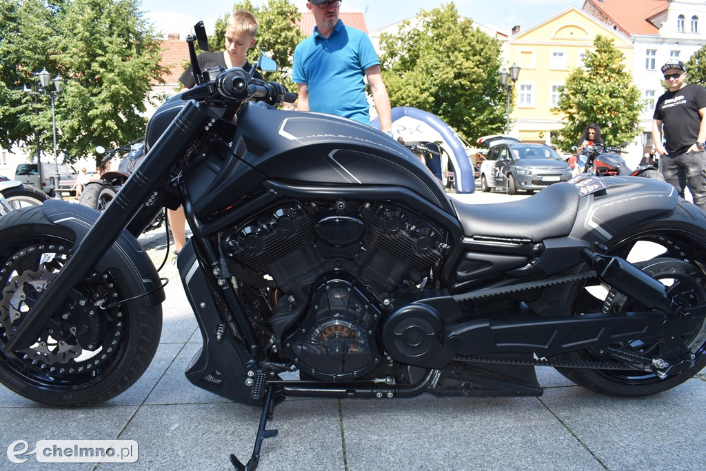Szaleństwo motoryzacyjne na chełmińskim Rynku
