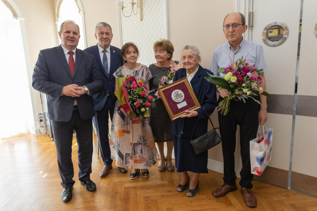 Dwusetny medal Unitas Durat i życzenia dwustu lat