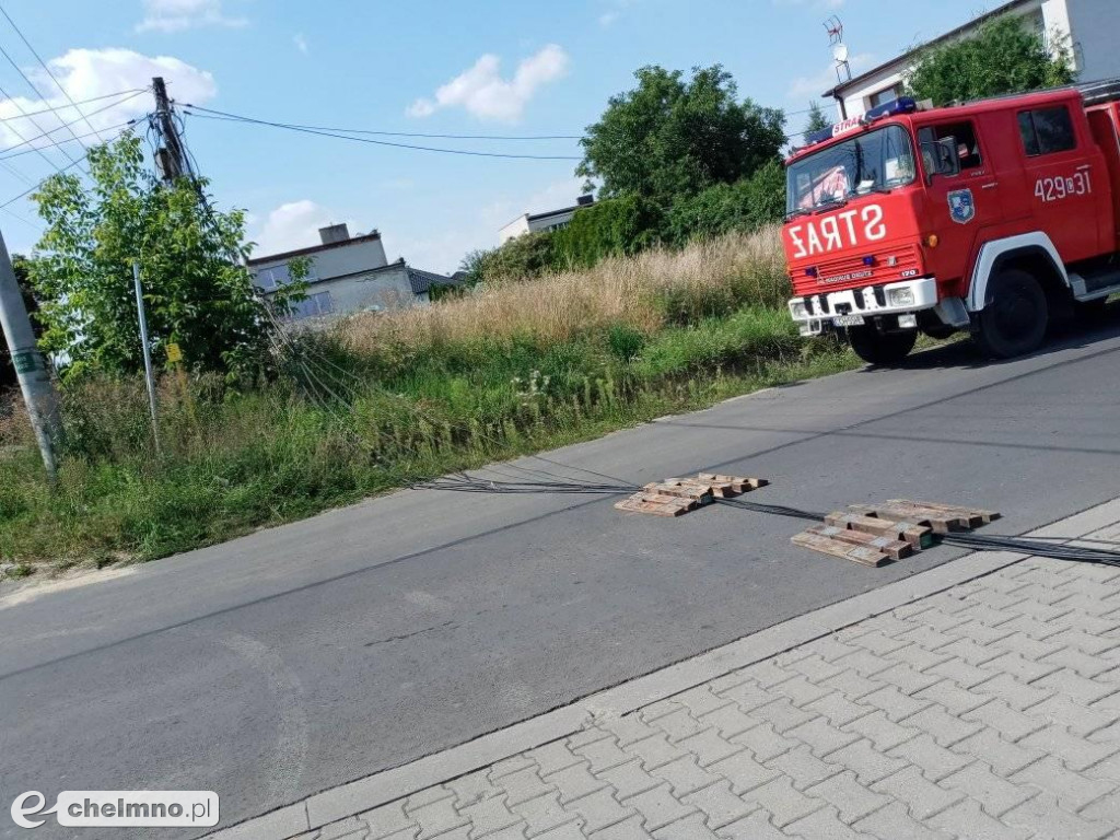 Zerwana linia telefoniczna i pożar rżyska w Stolnie