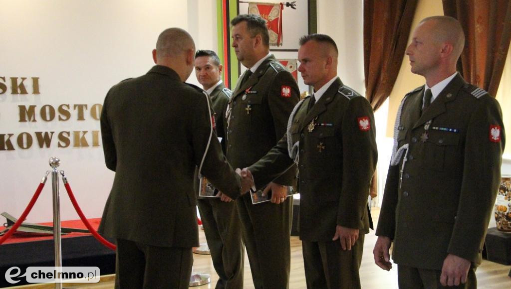 Uroczysta zbiórka z okazji Święta Wojska Polskiego