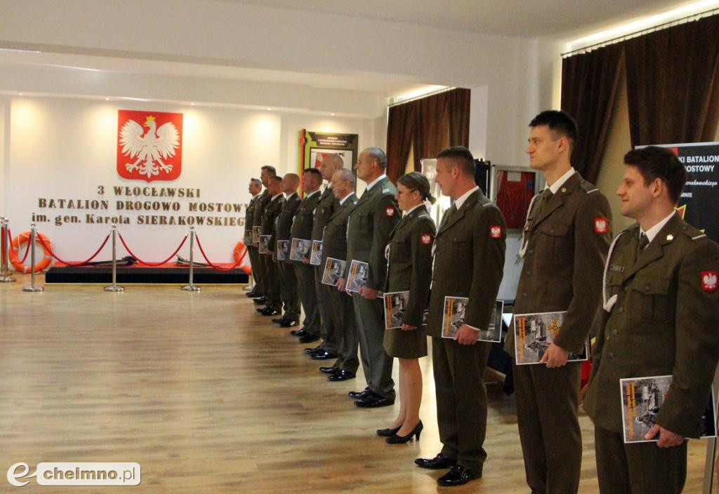 Uroczysta zbiórka z okazji Święta Wojska Polskiego