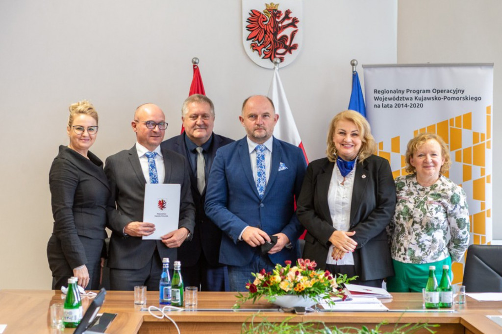 Umowy RPO: fajans we Włocławku, arteria w Grudziądzu