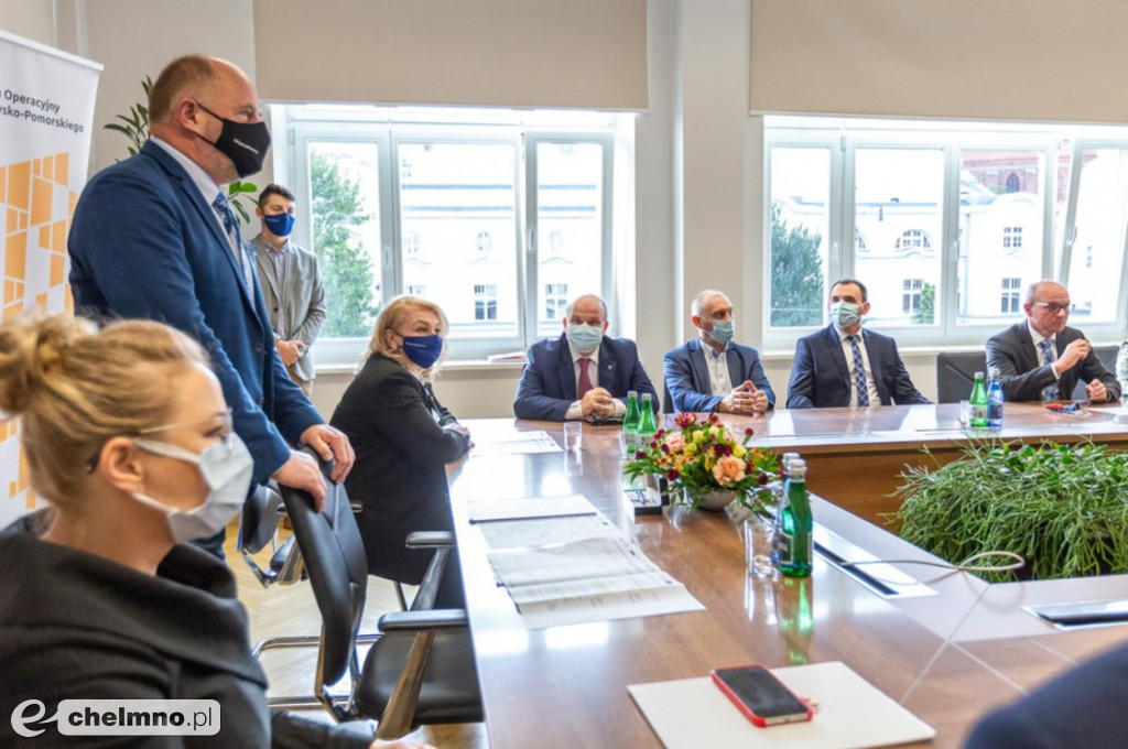 Umowy RPO: fajans we Włocławku, arteria w Grudziądzu