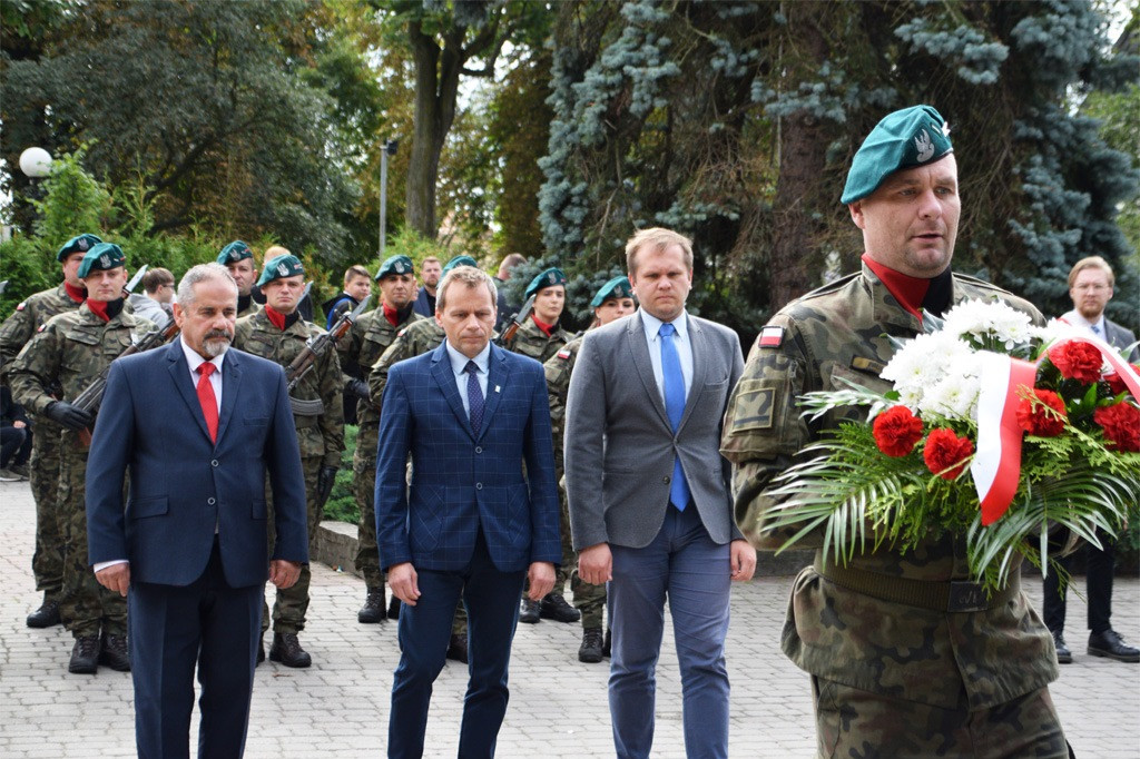 Uroczystość złożenia kwiatów na Grobie Nieznanego Żołnierza