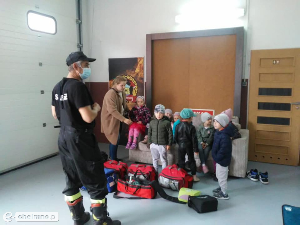 Spotkanie przedszkolaków ze strażakami