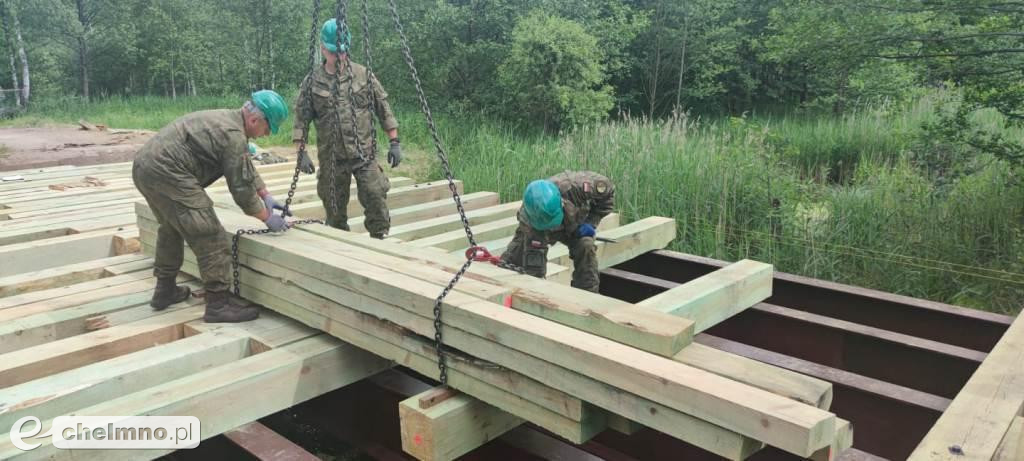 Żołnierze 3 BDM budują i remontują kolejne mosty