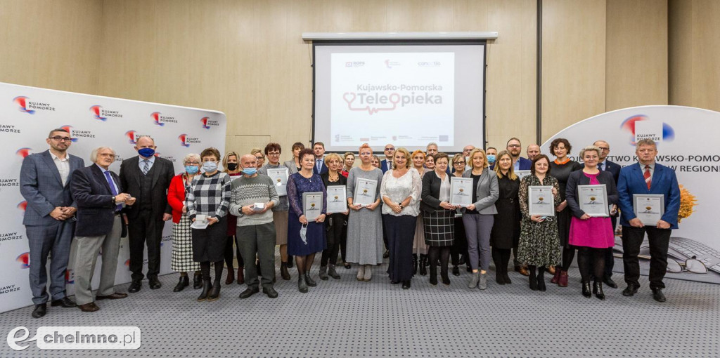Bransoletki życia – takiego wsparcia oczekują seniorzy