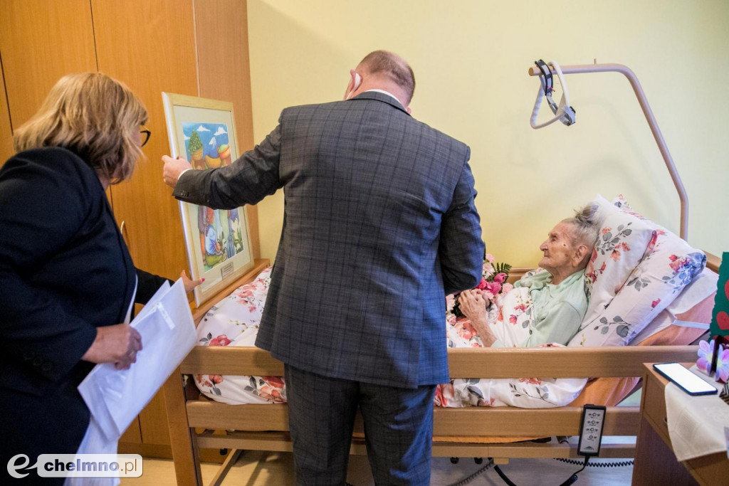 Marszałek odwiedził najstarszą mieszkankę województwa