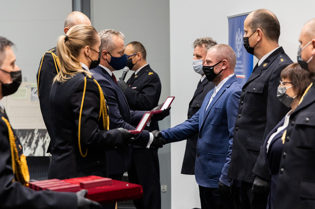 Strażacy z Chełmna odznaczeni przez Prezydenta RP