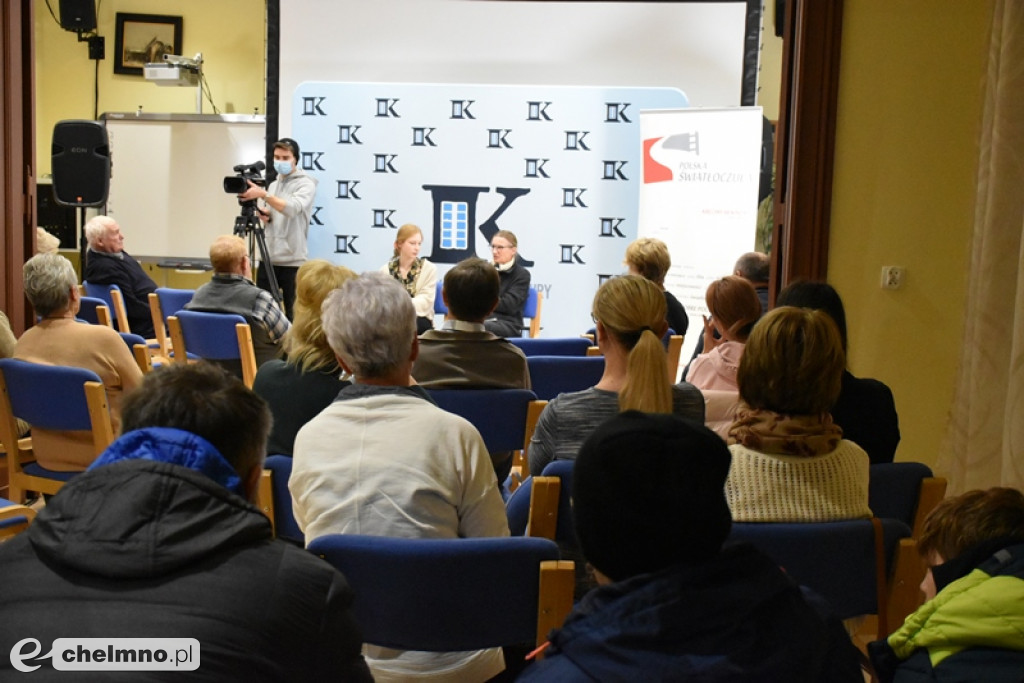Żużlowe kino w Unisławiu