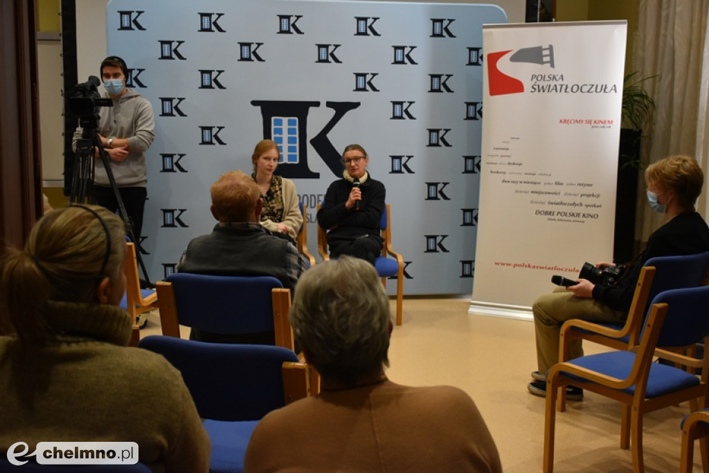 Żużlowe kino w Unisławiu