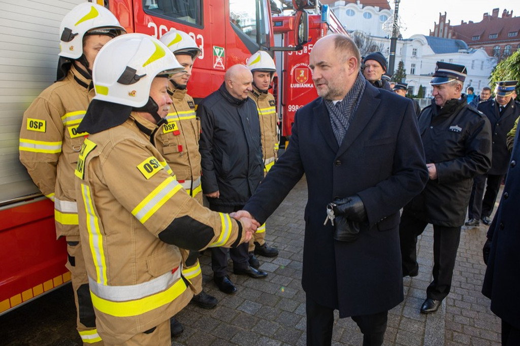 Nowe wozy dla strażaków ochotników