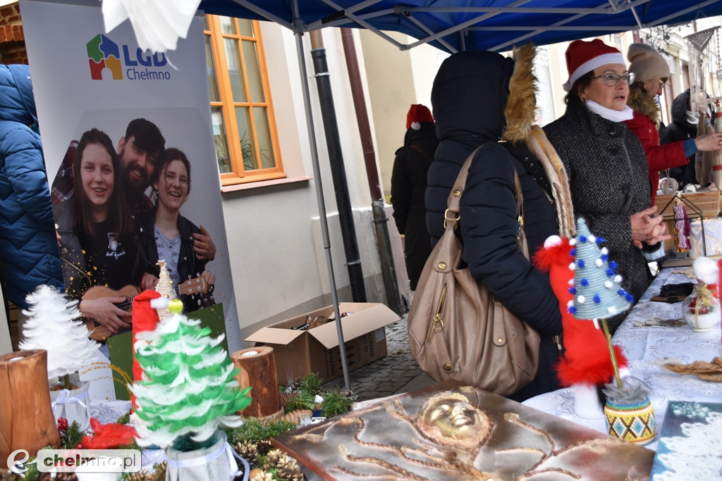 Radośnie, kolorowo i świątecznie na Grudziądzkiej