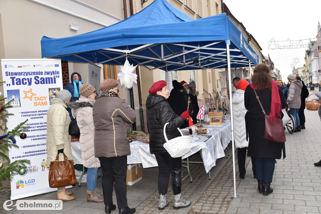 Radośnie, kolorowo i świątecznie na Grudziądzkiej