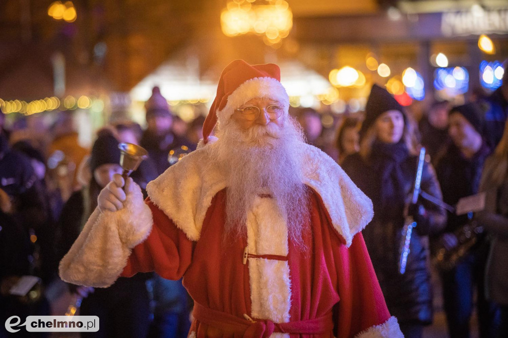 Wspólne kolędowanie przed Urzędem Marszałkowskim