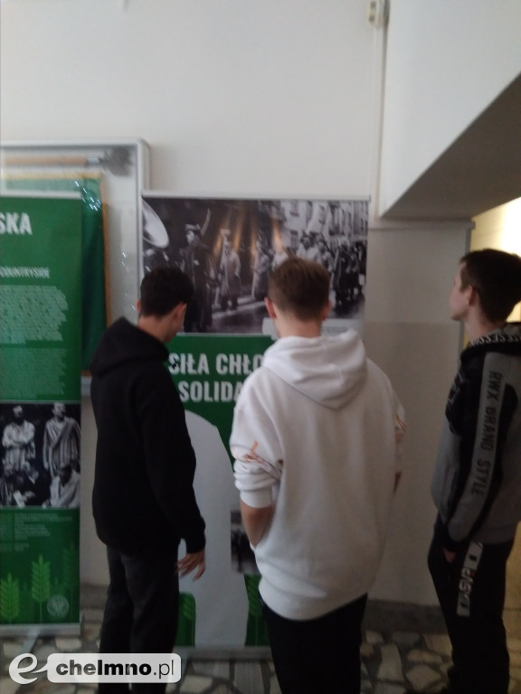 Wystawa w szkole w Grubnie