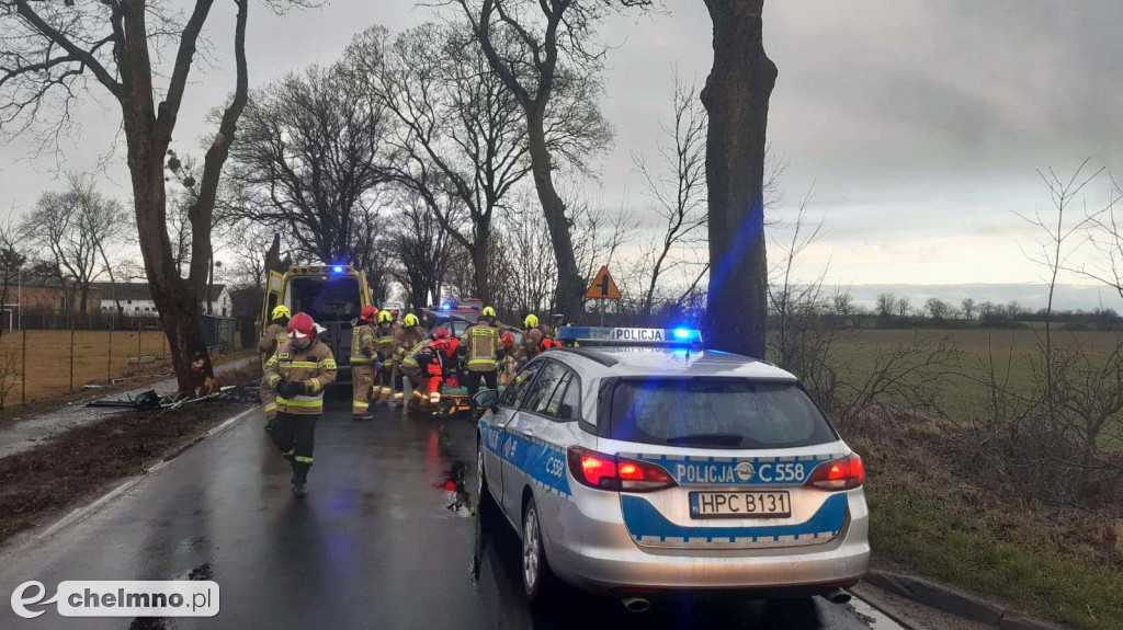 Uderzył w drzewo w Stablewicach. 30-latek trafił do szpitala