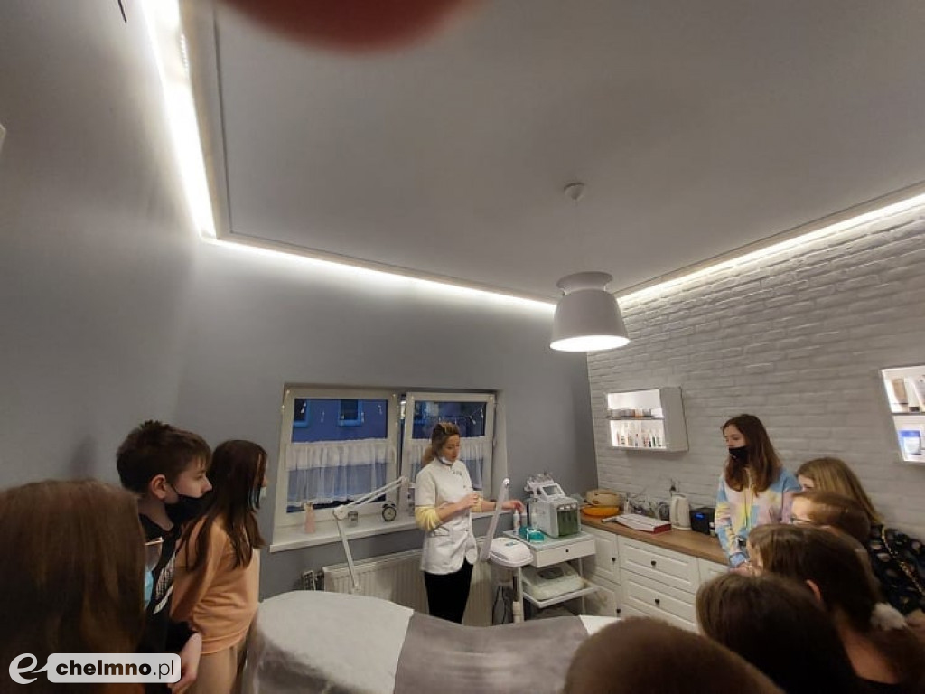 Uczniowie z Jedynki z wizytą w Salonie Urody