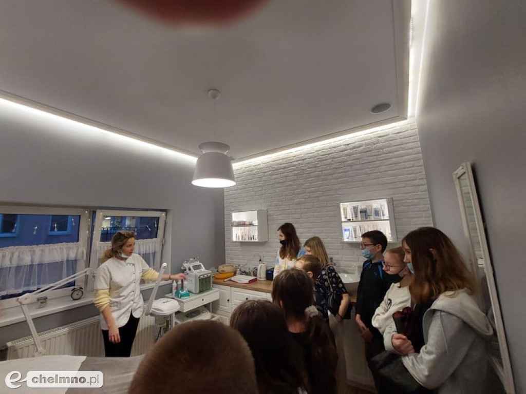 Uczniowie z Jedynki z wizytą w Salonie Urody