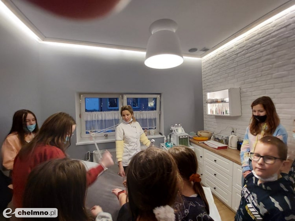 Uczniowie z Jedynki z wizytą w Salonie Urody