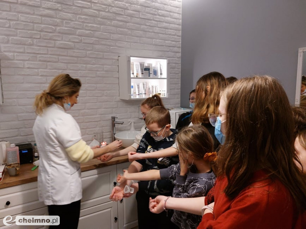 Uczniowie z Jedynki z wizytą w Salonie Urody