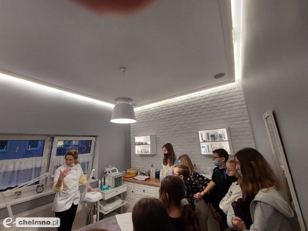Uczniowie z Jedynki z wizytą w Salonie Urody