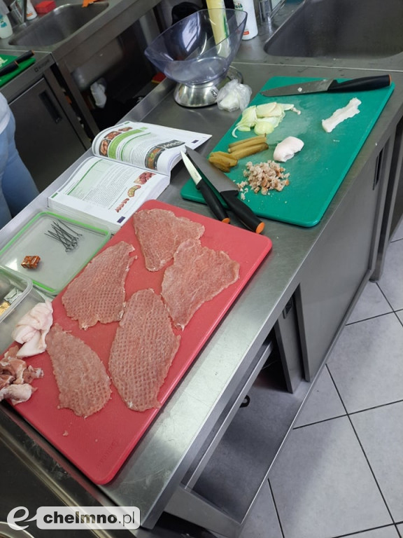 Smaczne zajęcia praktyczne w ZS CKZ w Grubnie