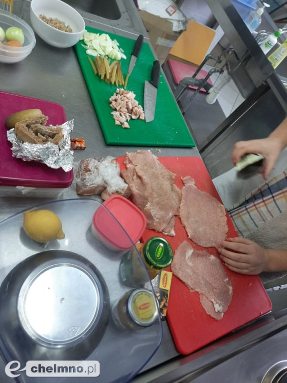 Smaczne zajęcia praktyczne w ZS CKZ w Grubnie