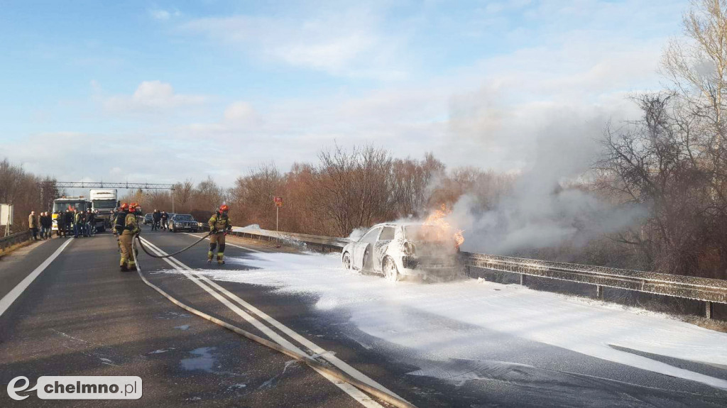 Płonęło auto na DK91. Blokada mostu na Wiśle