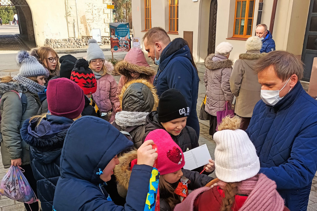 Symboliczne Walentynkowe cukierki dla mieszkańców