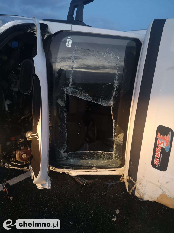 Przewrócony bus zablokował autostradę A1
