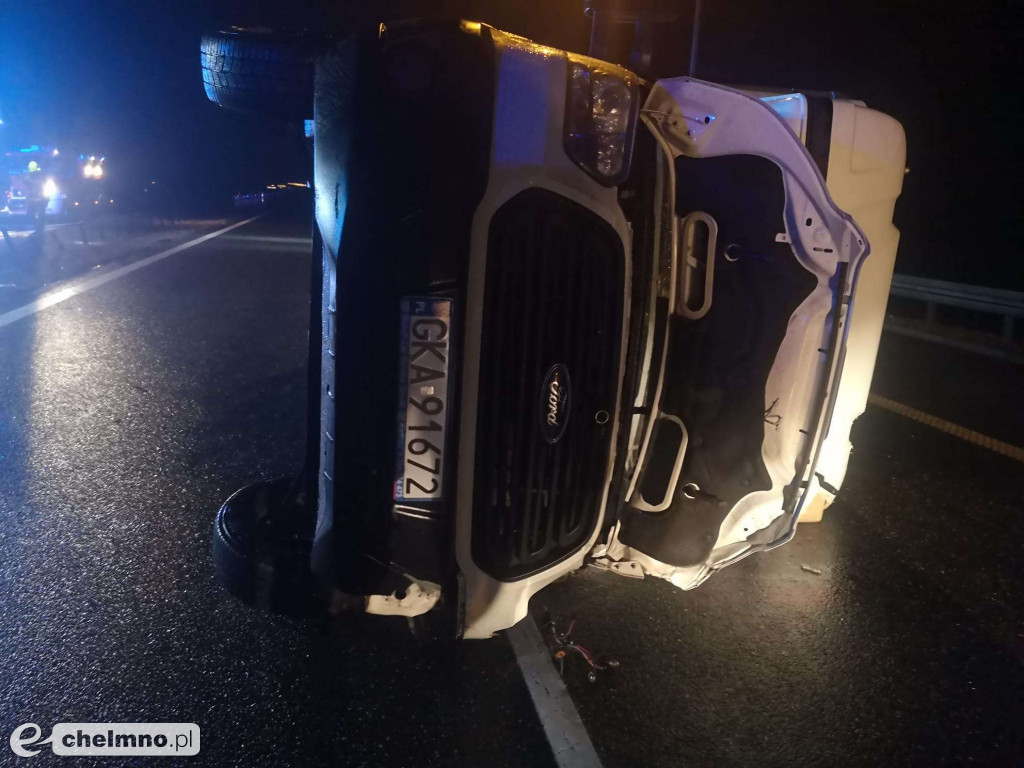 Przewrócony bus zablokował autostradę A1