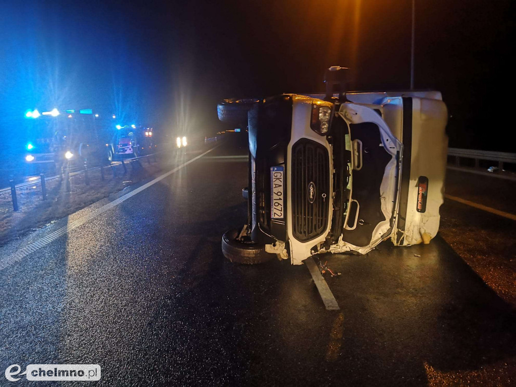Przewrócony bus zablokował autostradę A1