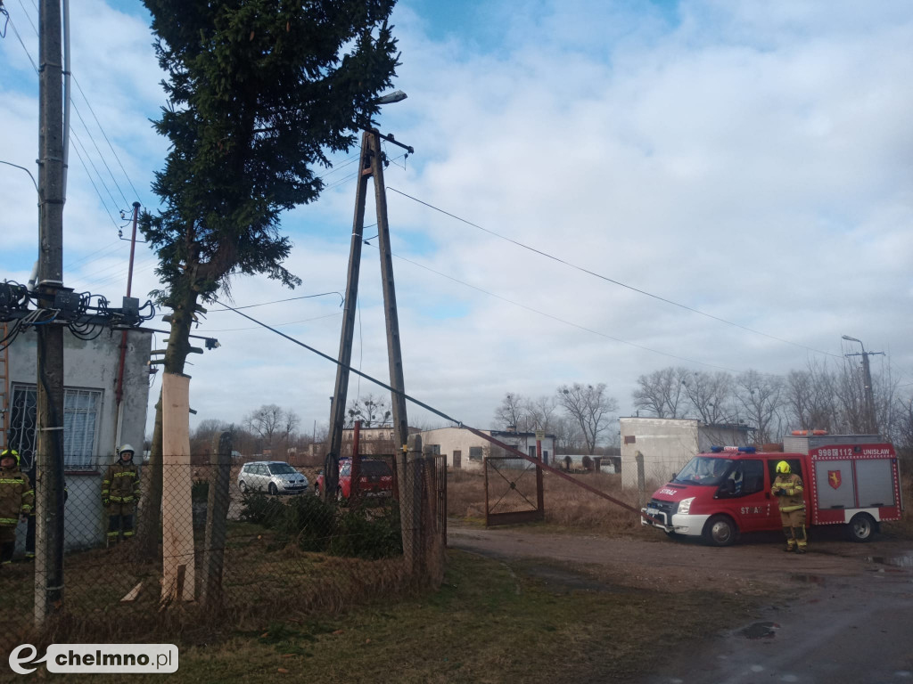 Zerwane dachy i powalone drzewa w okolicach