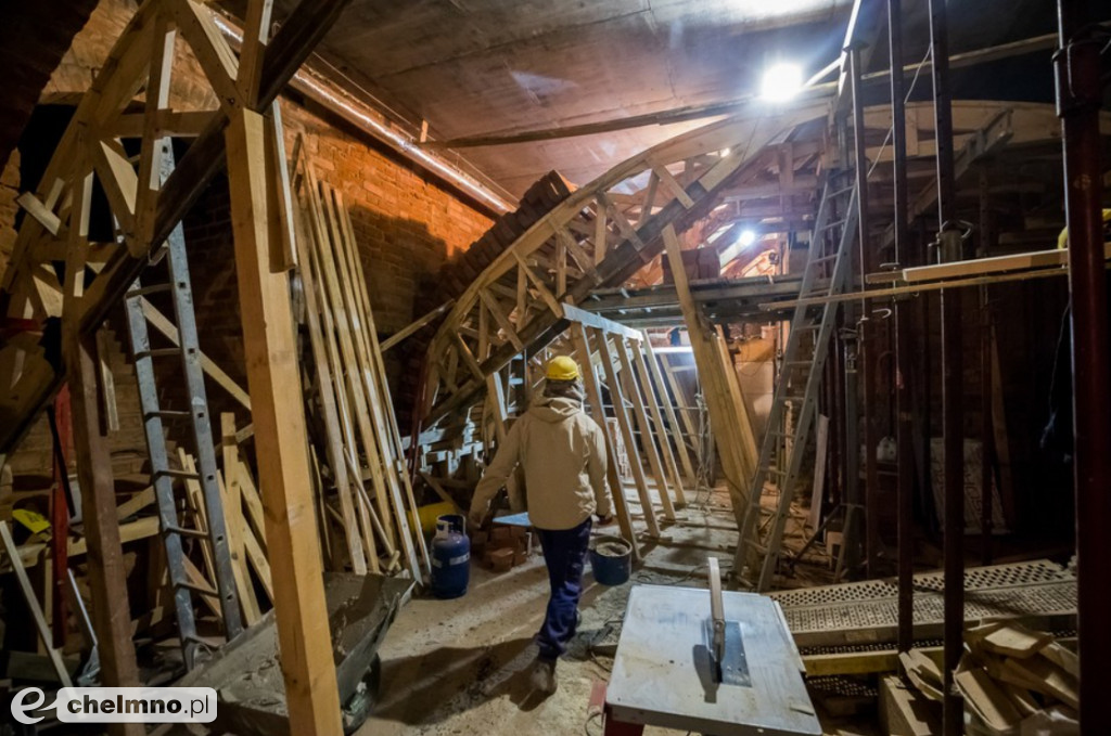 Świecka warownia odzyskuje średniowieczny blask