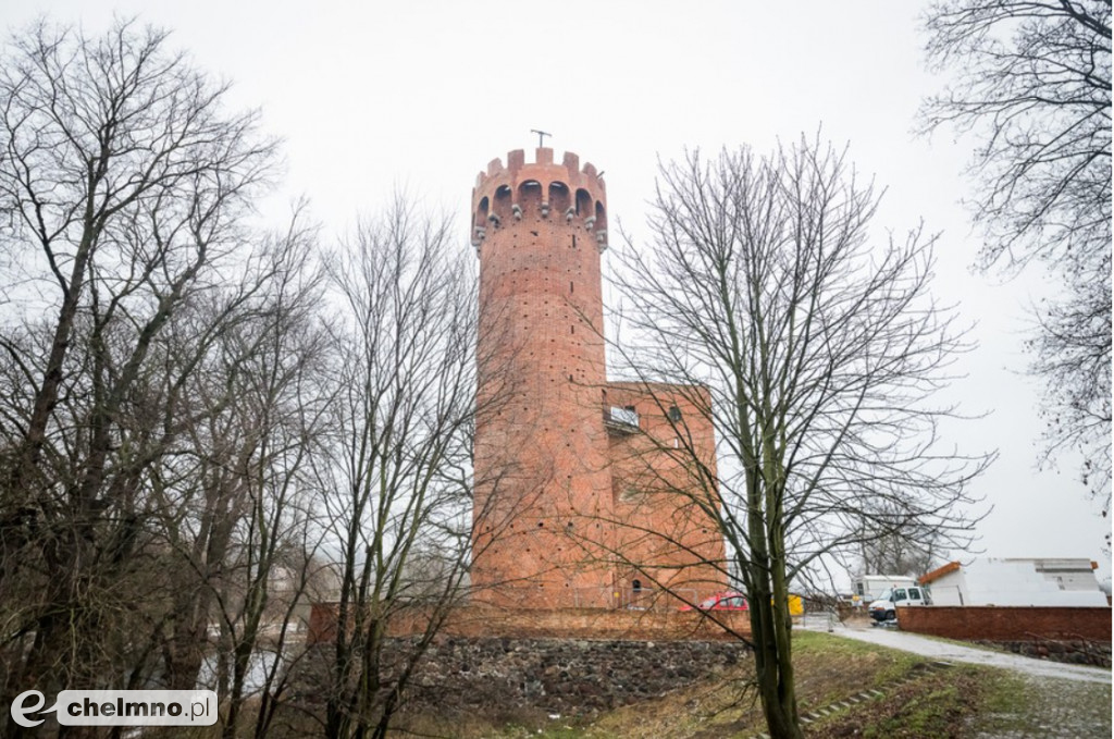Świecka warownia odzyskuje średniowieczny blask