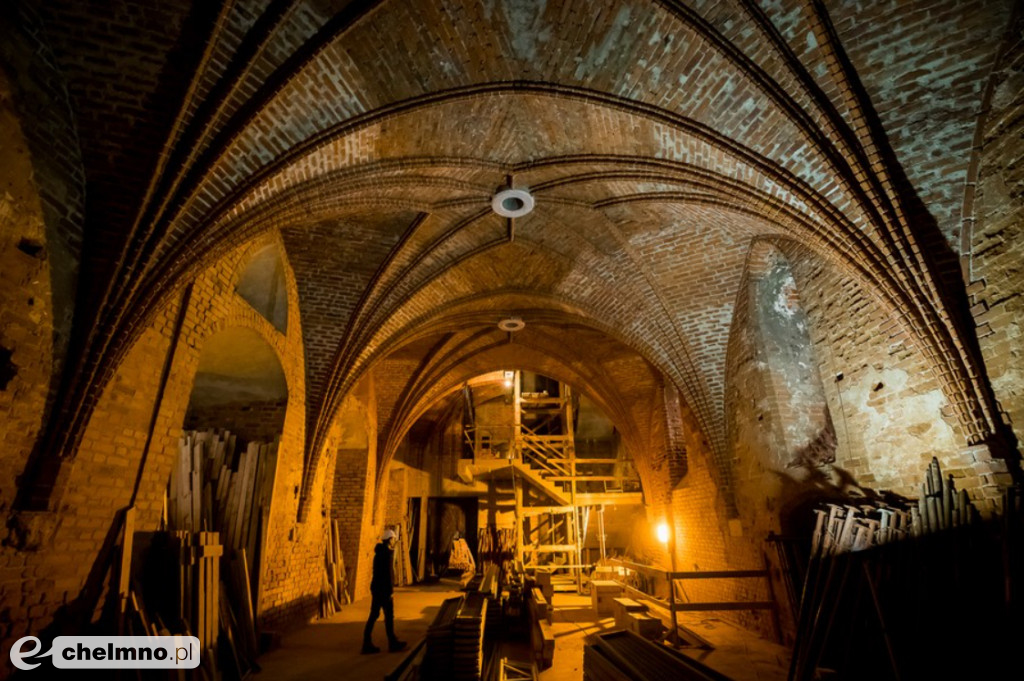 Świecka warownia odzyskuje średniowieczny blask