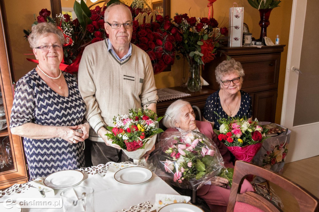 102 latka odznaczona medalem Marszałka