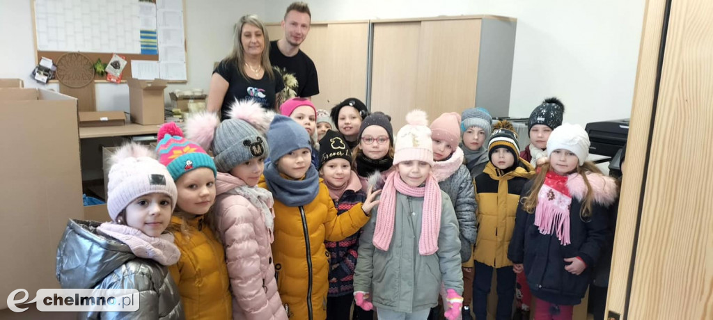 Przedszkolaki z „Tęczowego Zakątka” wspomagają