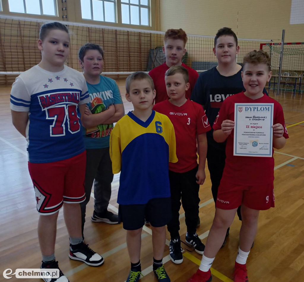 Powiatowe zawody w piłce siatkowej dziewcząt i chłopców