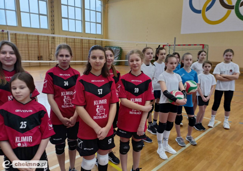 Powiatowe zawody w piłce siatkowej dziewcząt i chłopców