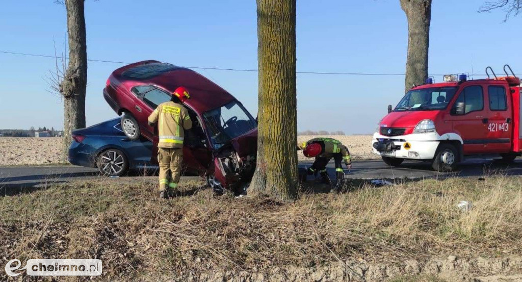 Czołowe zderzenie w Kałdusie. Trzy osoby poszkodowane