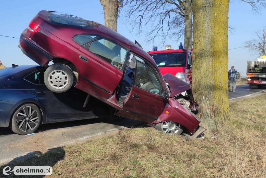 Czołowe zderzenie w Kałdusie. Trzy osoby poszkodowane