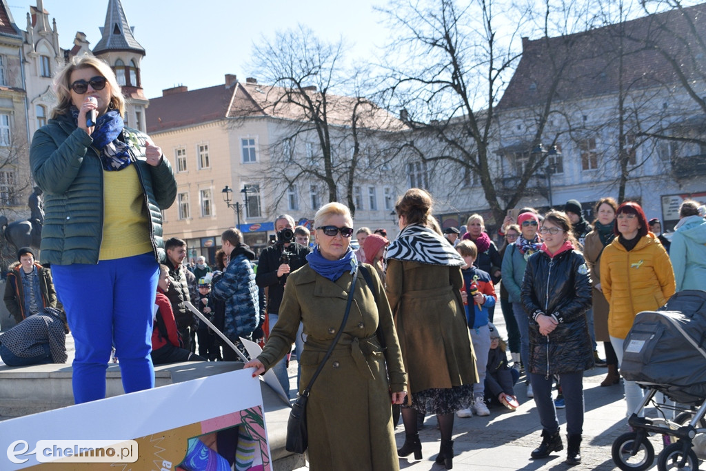 Happening z okazji Światowego Dnia Osób z Zespołem Downa